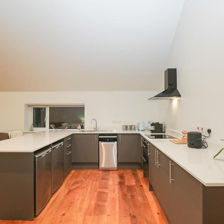 Апартаменты Upper Annex Калн Экстерьер фото